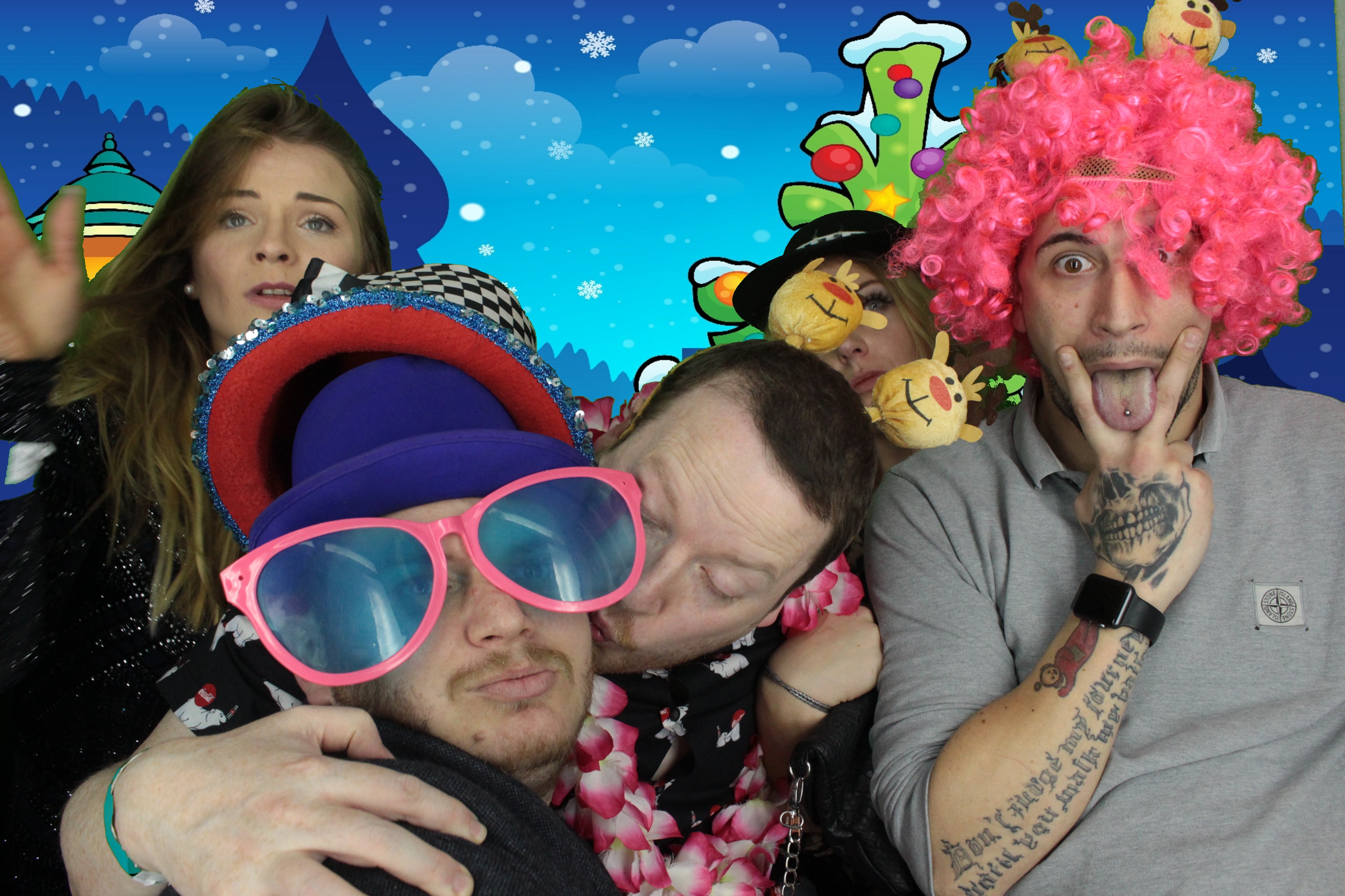 One Line Christmas Party | View more photos from the event at gallery.myphotoboothexperience.co.uk/u/MyPhotoBoothExperienceLtd/One-Line-Christmas-Party